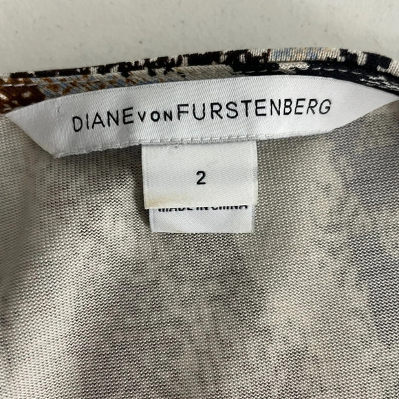 Diane von Furstenberg Sigourney Snake Print Silk Short Wrap Dress Size 2 - Picture 8 of 16